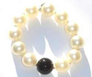 Rebecca X-Large Pearl Bracelet with Single Black Onyx Ball