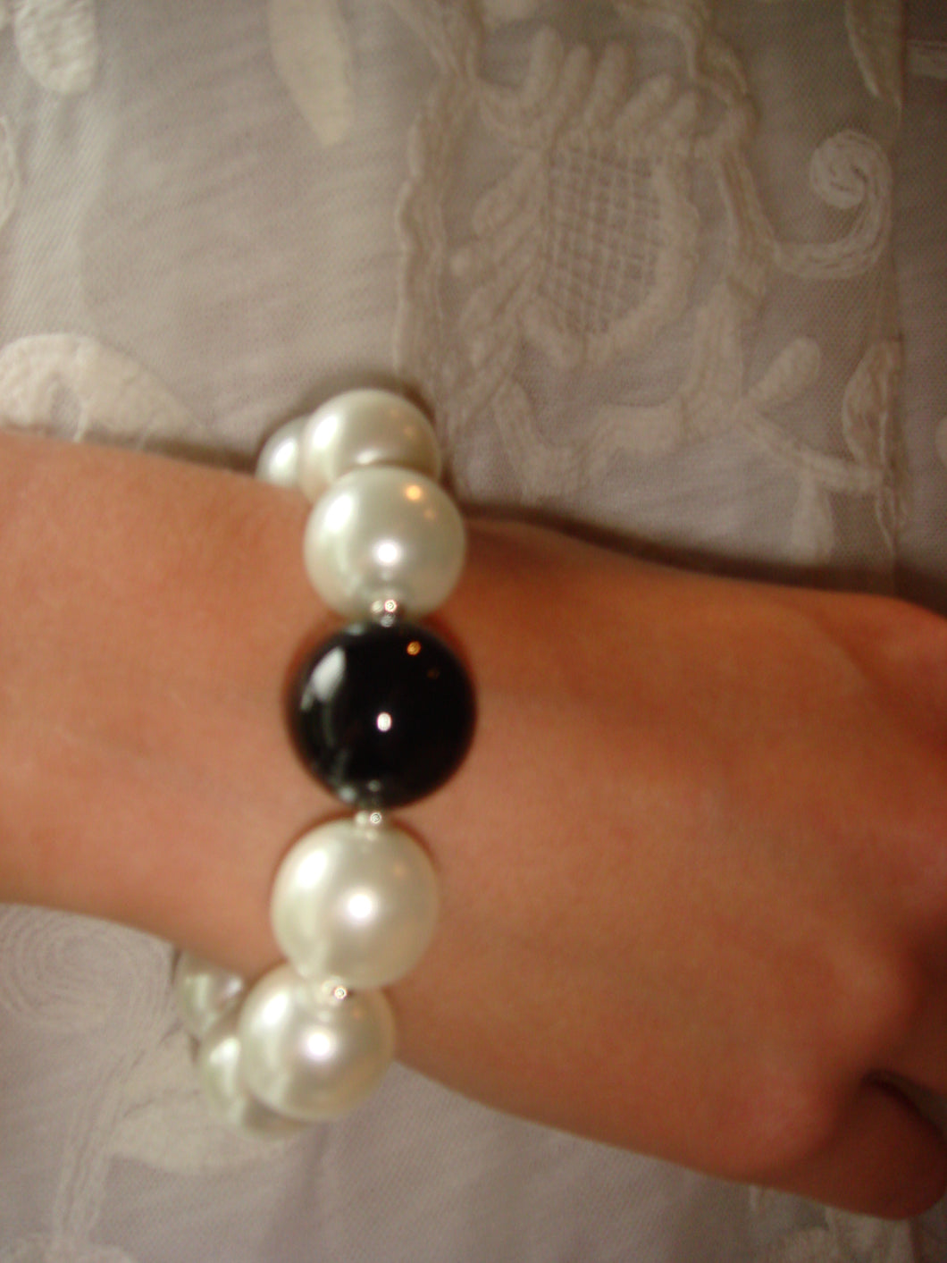 Rebecca X-Large Pearl Bracelet with Single Black Onyx Ball