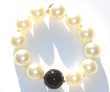 Load image into Gallery viewer, Rebecca X-Large Pearl Bracelet with Single Black Onyx Ball
